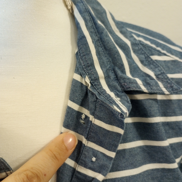 GAP Striped Chambray Top, Sz M - Picture 7 of 7